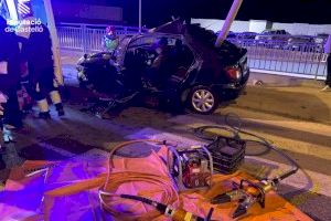 Quatre joves ferits en un accident de cotxe a Onda de matinada