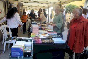 Nules commemora el Dia del Llibre mab una fira molt participativa