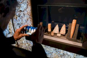 La exposición ‘Ídolos’ del MARQ roza las 11.000 visitas y amplía su permanencia en el Museo de Huelva