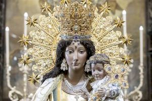 La imagen peregrina de Nuestra Señora de los Desamparados visita la parroquia de San Nicolás