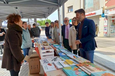 Una amplia programación llena el centro de Benicarló por el Día del Libro