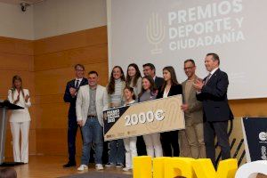 La UPV premia l'Ajuntament d'Ontinyent per l’àlbum de cromos de dones esportistes