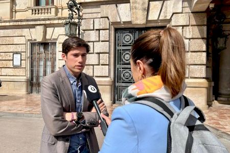 Els socialistes exigeixen a Catalá un límit de places turístiques en cada barri