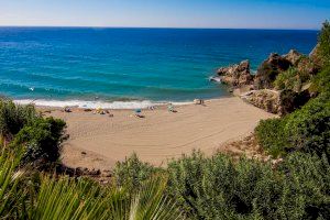 La Costa del Sol: Un destino sostenible con 150 km de playas y 325 días de sol al año que cada vez atrae a más valencianos