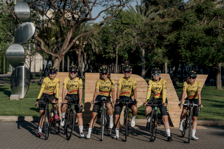 El maillot negro y amarillo del UPV Women’s Cycing Team se estrena este fin de semana en La Vuelta Femenina 24