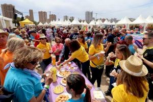 Cerca de 4.800 peñistas de Benidorm celebran la Acampada de las Peñas más participativa