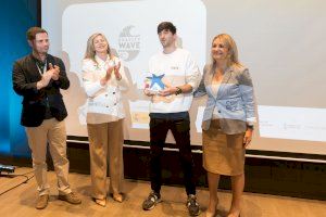 Gravity Wave, la start-up que convertix plàstic i xarxes de pesca en mobles, gana el Premi EmprendeXXI en la Comunitat Valenciana