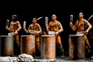 Teatre enèrgic per a conscienciar sobre el reciclatge a través de la música i l'humor a Almassora