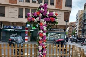 L'olor de les flors torna a prendre València amb les Creus de Maig