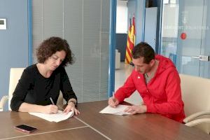 L'Ajuntament d'Almenara i la Falla El Compromís de la localitat signen el conveni de col·laboració anual