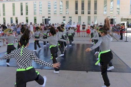 Las escuelas de baile de Benidorm realizarán el lunes el ‘Flashmob’ por el Día Internacional de la Danza que fue suspendido por la lluvia