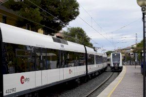 Tallen dos línies de metro a València per un atropellament en les vies