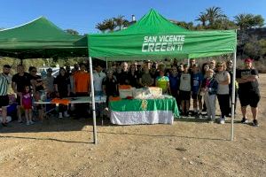 Voluntarios de Sant Vicent y El Campello recogen 300 kilogramos de basura en la cala L’Amerador
