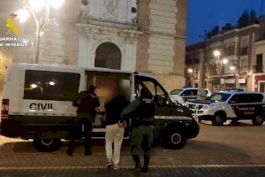 Detenidas 30 personas por estafar más de un millón de euros mediante el método “Man in the middle”