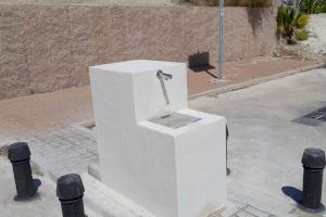 Amjasa repara la font d'aigua potable del punt de servei de caravanes