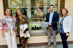 La botiga Vannu gana el concurs d'aparadors amb motiu del Centenari de la Coronació de la Verge de Lledó
