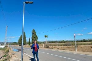 Benicarló instal·la faroles solars al camí de Sant Gregori per a millorar la visibilitat
