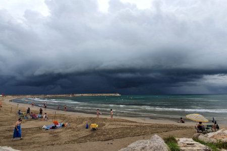 Alerta per inestabilitat meteorològica en la Comunitat Valenciana: tempestes i una possible borrasca freda la setmana vinent