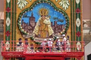 El tapiz de la Virgen de los Desamparados conmemora el centenario de la primera Missa d’Infants