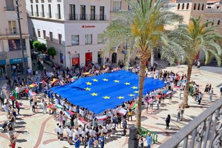 Elche celebra el Día de Europa con múltiples actividades dedicadas a los centros educativos