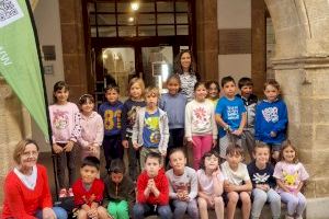 Uns 180 escolars s'endinsen a la Biblioteca Pública de Xàbia