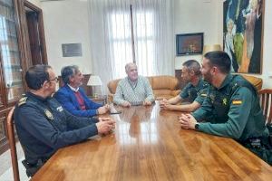 L’alcalde de Benicarló dona la benvinguda al nou capità de la Guàrdia Civil