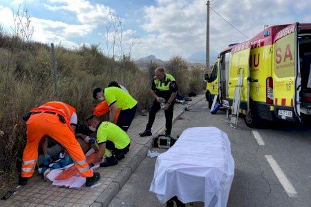 Dos menors ferits en un accident de moto a Alacant