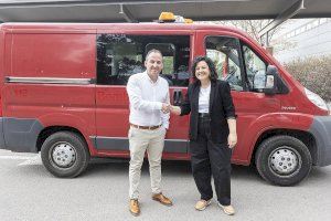 El Consorcio de Bomberos de la Diputación de Alicante entrega al Ayuntamiento de Sax un vehículo para Protección Civil