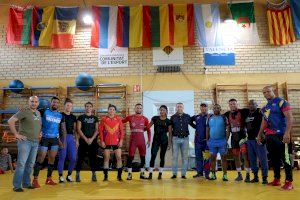 Luchadores y luchadoras venezolanos preparan los Juegos Olímpicos de París 2024 en Sagunto