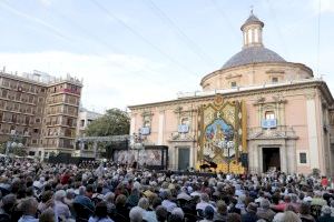 Tradicional concierto Ronda a la Mare de Déu, en la plaza de la Virgen