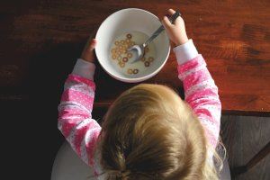 Quatre de cada deu cereals de desdejuni per a xiquets suspenen l'Escala Saludable d'OCU