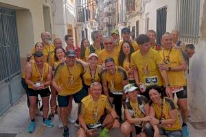El amarillo de Burjapower brilla en las diferentes distancias del Maratón del Santo Grial