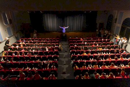 Més de 1500 alumnes disfruten de la campanya Anem al Teatre