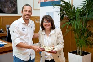 La rectora de la Universitat d’Alacant rep l’equip de rem