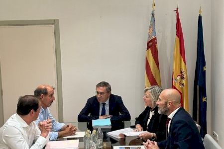 El govern municipal trasllada al conseller d'Educació les necessitats de Vinaròs
