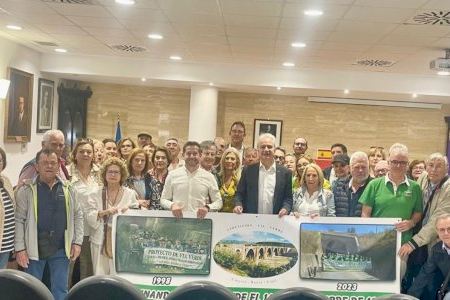 Utiel recibe a la Asociación Vía Verde durante su visita al municipio para recordar la historia de la línea de ferrocarril
