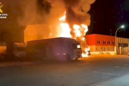 Cae el cartel del palé: Prendieron fuego a camiones en Ibi, Almassora y Quart de Poblet para controlar su precio