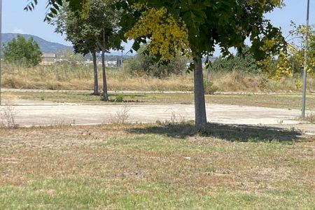 Xàtiva intensifica la disciplina urbanística en la zona norte con 28 órdenes de limpieza de solares