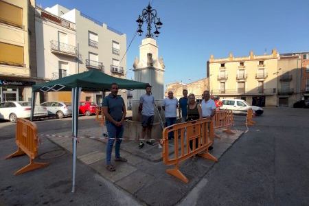 Cabanes y FACSA limpian y restauran la Fuente del Buen Suceso en su centenario