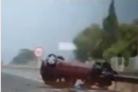 Un temerario provoca un grave accidente en l'Eliana y se da a la fuga con su hija