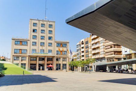 Villa-real defiende que las dificultades de personal en Contratación retrasan la publicación de contratos menores