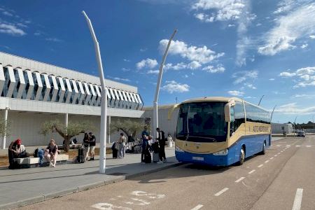 Carrasco impulsa la projecció turística de la capital a nivell internacional a través d'un nou acord amb l'Aeroport de Castelló Carrasco impulsa la projecció turística de la capital a nivell internacional a través d'un nou acord amb l'Aeroport de Castelló