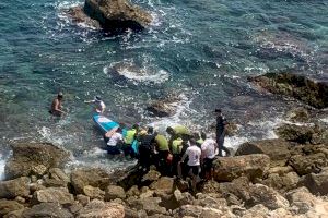 Un hombre se precipita al mar tras caer 5 metros desde el Penyal d'Ifach - (foto 4) Un hombre se precipita al mar tras caer 5 metros desde el Penyal d'Ifach - (foto 4)