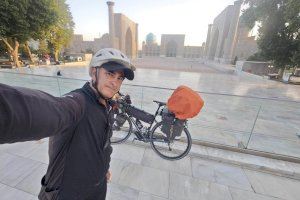 De Valencia a Vietnam: Marino Izquierdo emprende con su bicicleta un viaje cargado de solidaridad