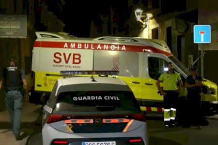 El jove de 25 anys armat amb escopetes resisteix atrinxerat més de 30 hores a la seua casa d'Agost