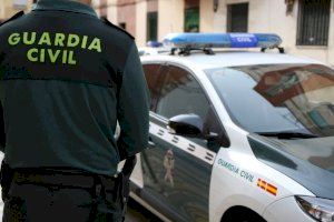 Consternació a Agost: un jove atrinxerat es lleva la vida després de més de 30 hores de tensió Consternació a Agost: un jove atrinxerat es lleva la vida després de més de 30 hores de tensió