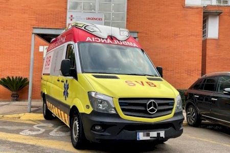 Una mujer herida tras chocar dos vehículos en Tavernes de la Valldigna