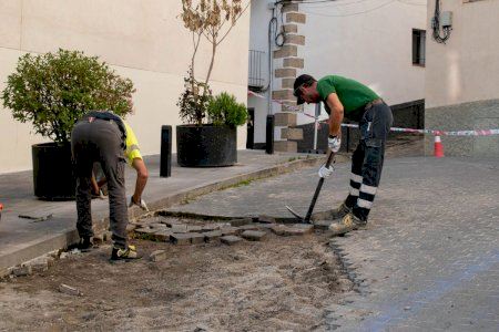 El Ayuntamiento de Morella repara los baches de la cuesta entre la calle La Font y el planet El Ayuntamiento de Morella repara los baches de la cuesta entre la calle La Font y el planet