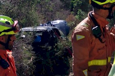 Grave accidente con dos evacuados en helicópteros tras despeñarse por un barranco de Tous