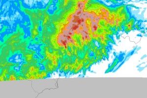 Mapa de precipitación acumulada hasta la madrugada del martes, superando los 100 litros en muchos puntos del litoral y prelitoral